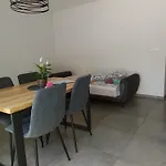 شقة Hisa Za Gradom *