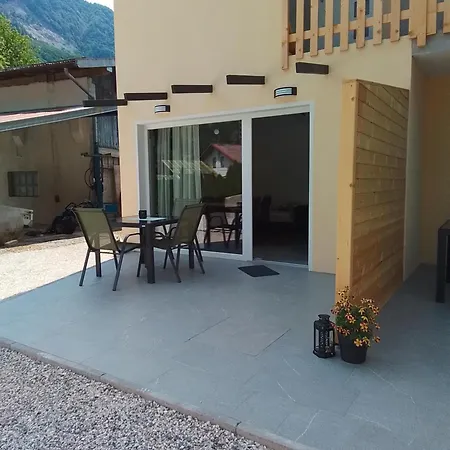 Hisa Za Gradom 科巴里德