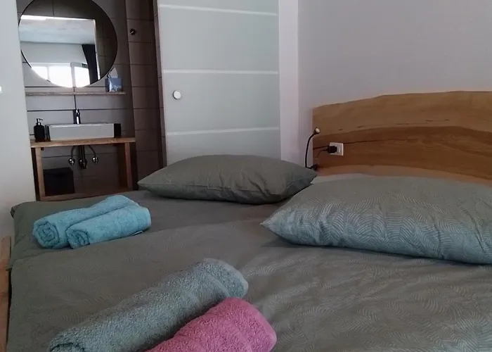 Hisa Za Gradom 科巴里德