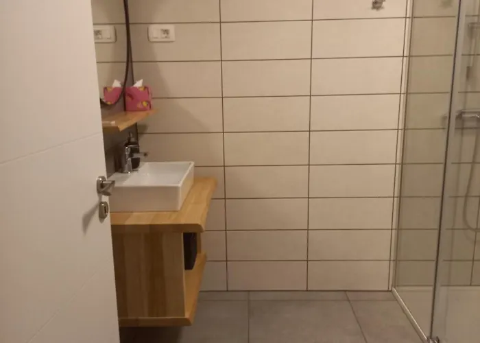 Hisa Za Gradom * コバリード