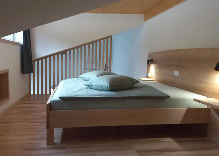 Hisa Za Gradom 科巴里德